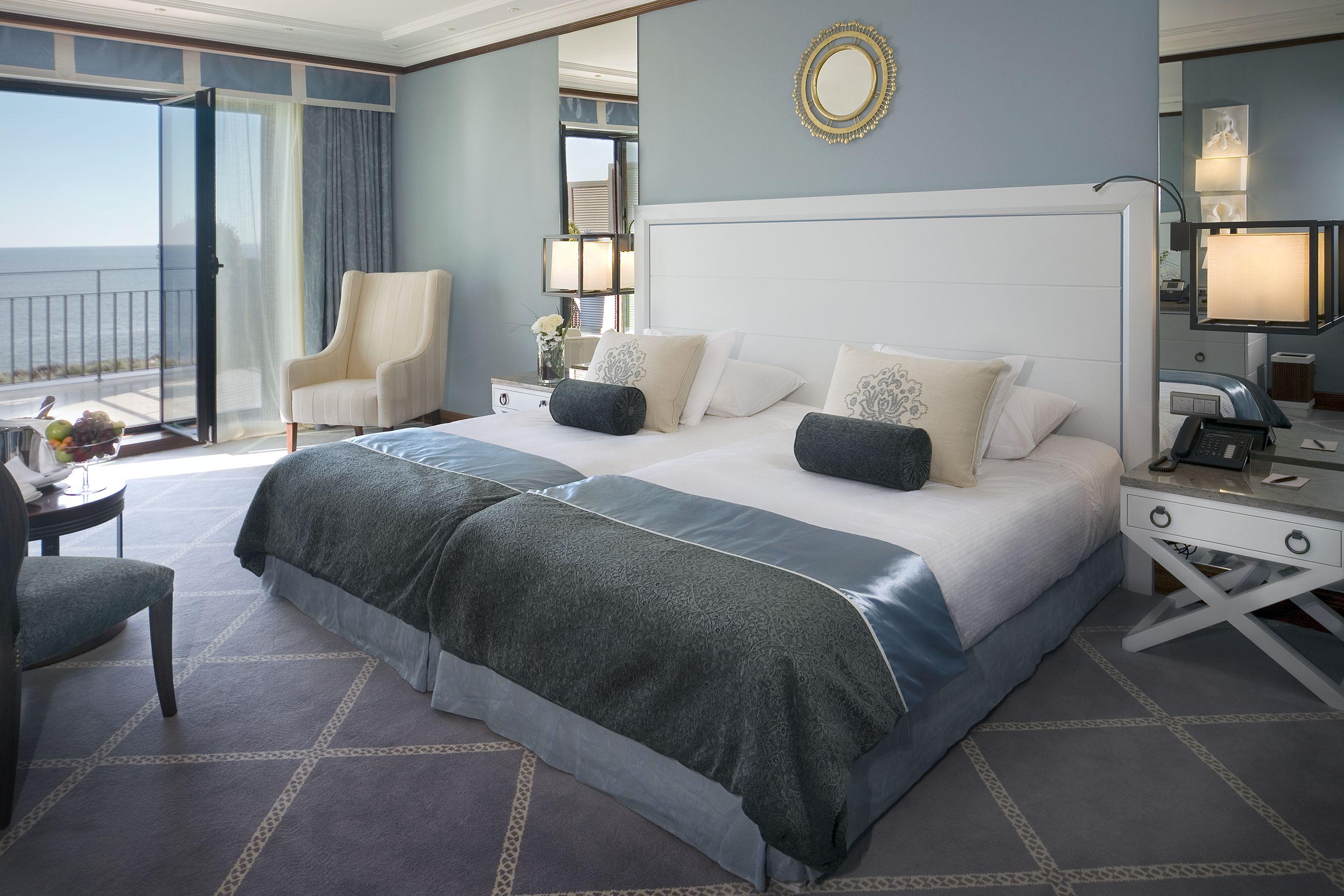 Grande Real Villa Italia Hotel & Spa 카스카이스 객실 사진 A room at the Hotel de Crillon