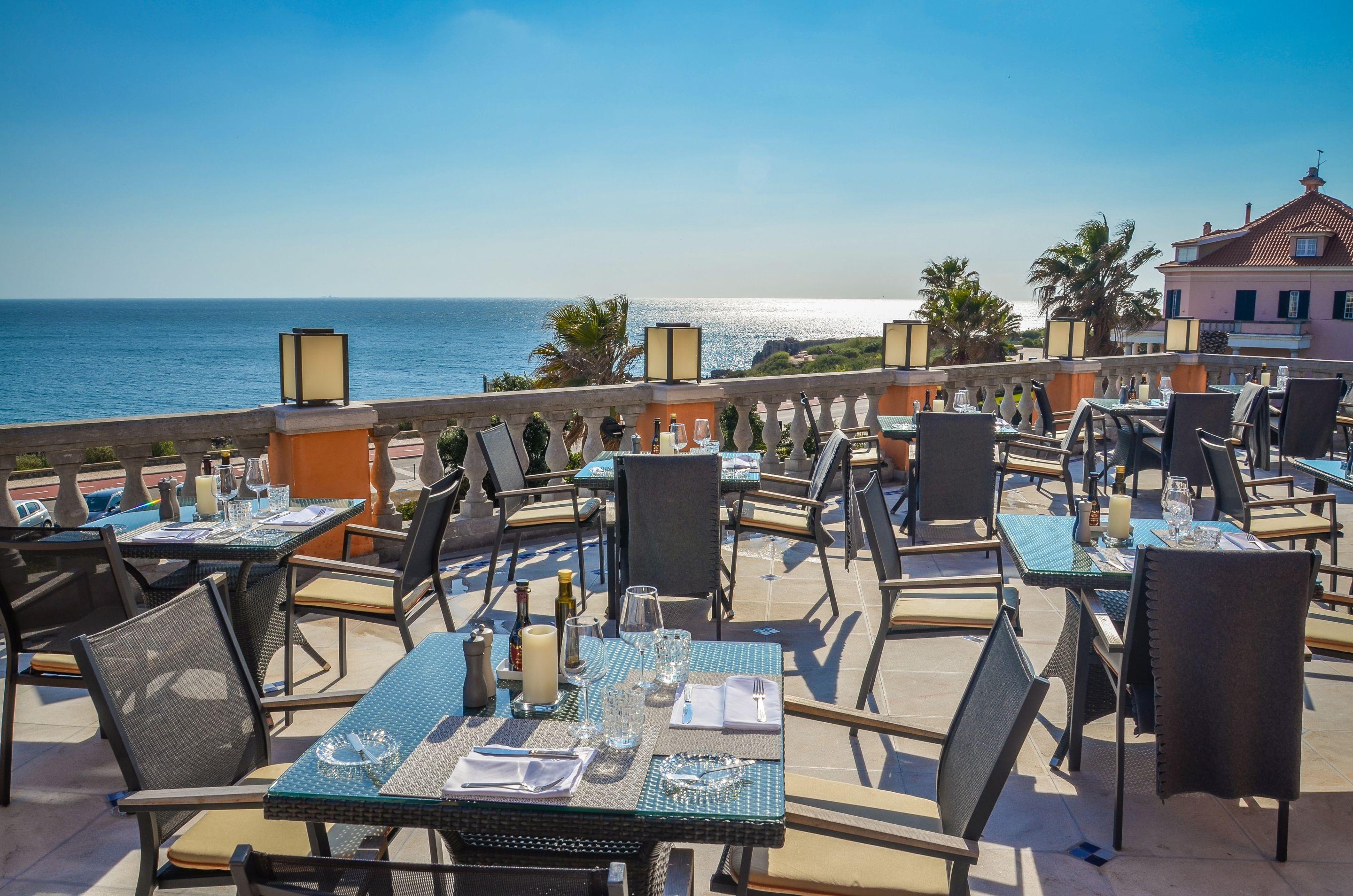 Grande Real Villa Italia Hotel & Spa 카스카이스 외부 사진 The rooftop terrace at the Hotel Indigo San Diego