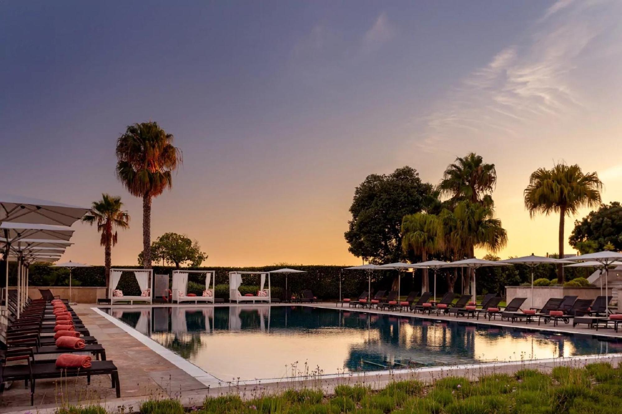 Grande Real Villa Italia Hotel & Spa 카스카이스 외부 사진 The pool at the hotel