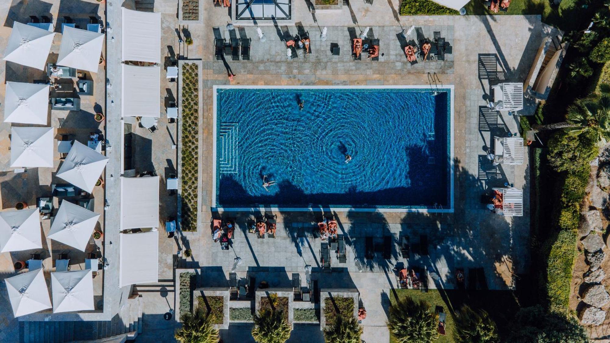 Grande Real Villa Italia Hotel & Spa 카스카이스 외부 사진 Aerial view of the pool