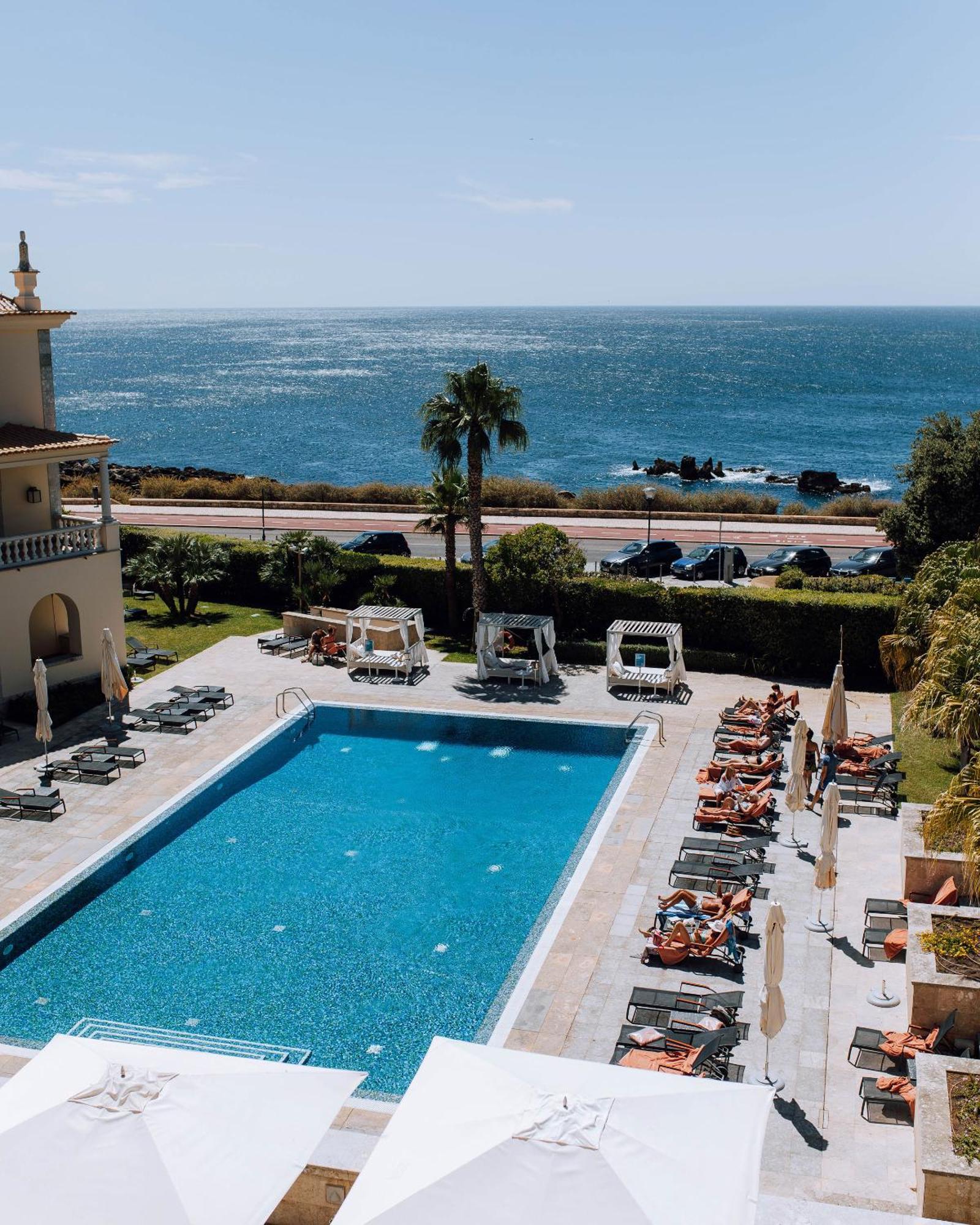 Grande Real Villa Italia Hotel & Spa 카스카이스 외부 사진 The pool at the hotel