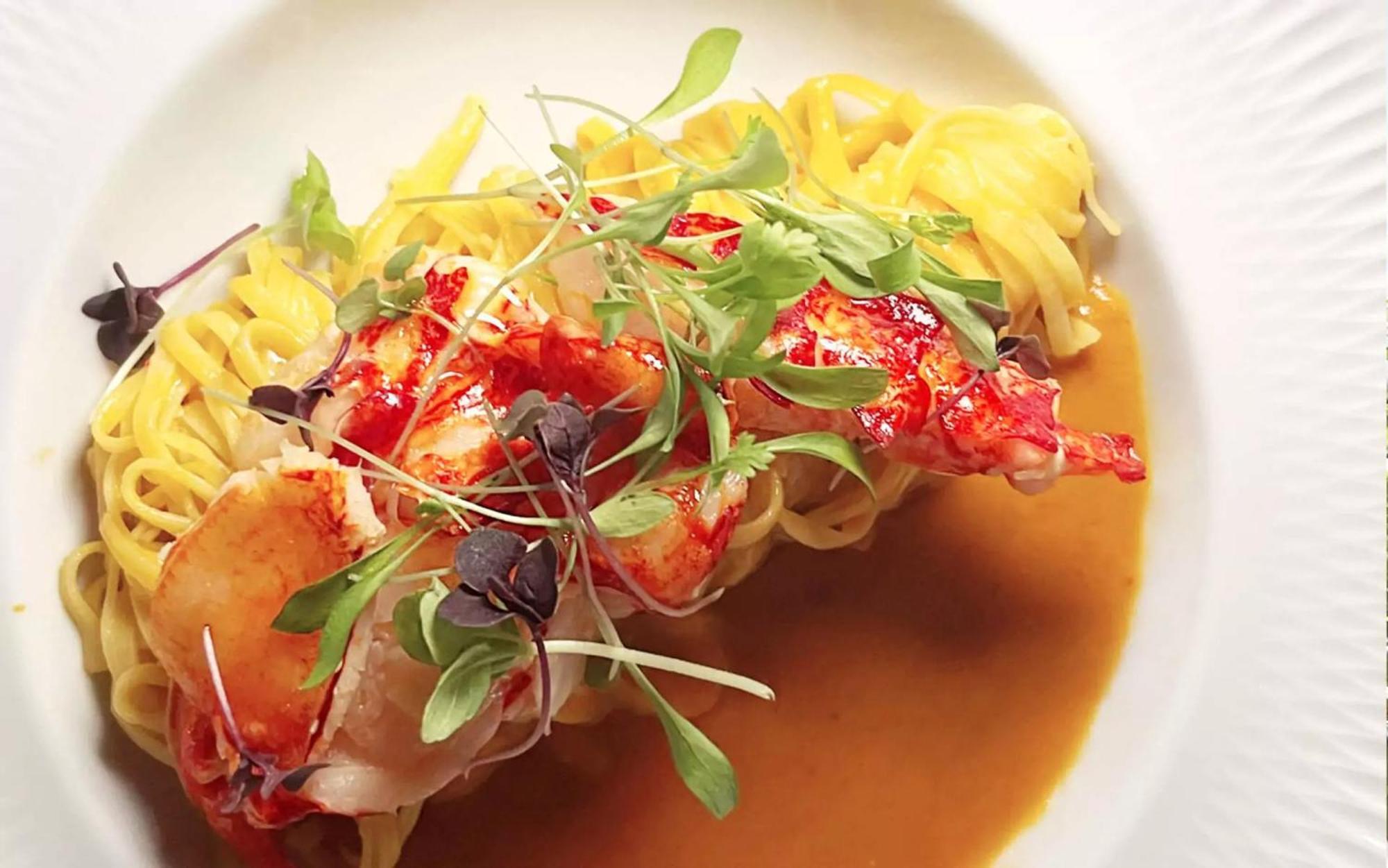 Grande Real Villa Italia Hotel & Spa 카스카이스 외부 사진 A lobster dish