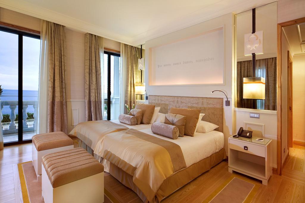 Grande Real Villa Italia Hotel & Spa 카스카이스 외부 사진 A bedroom at the hotel